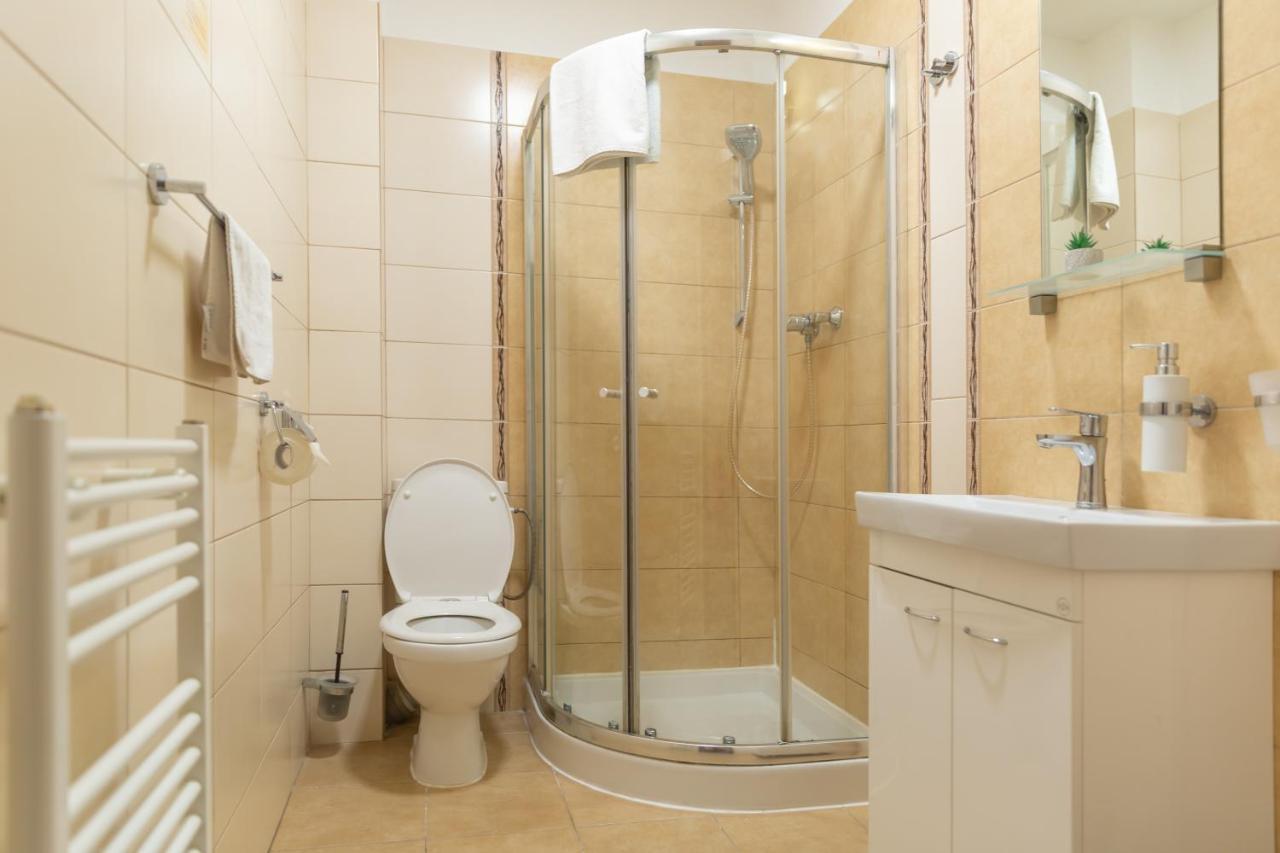 Apartman Aqua Besenova Bagian luar foto