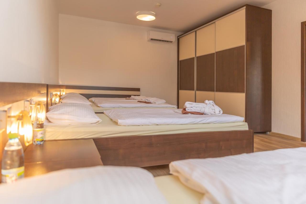 Apartman Aqua Besenova Bagian luar foto